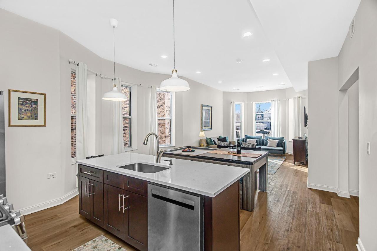 Modern 4Br Just A Block From Cta Pink Line With Pool Table Free Parking Apartment Chicago Luaran gambar