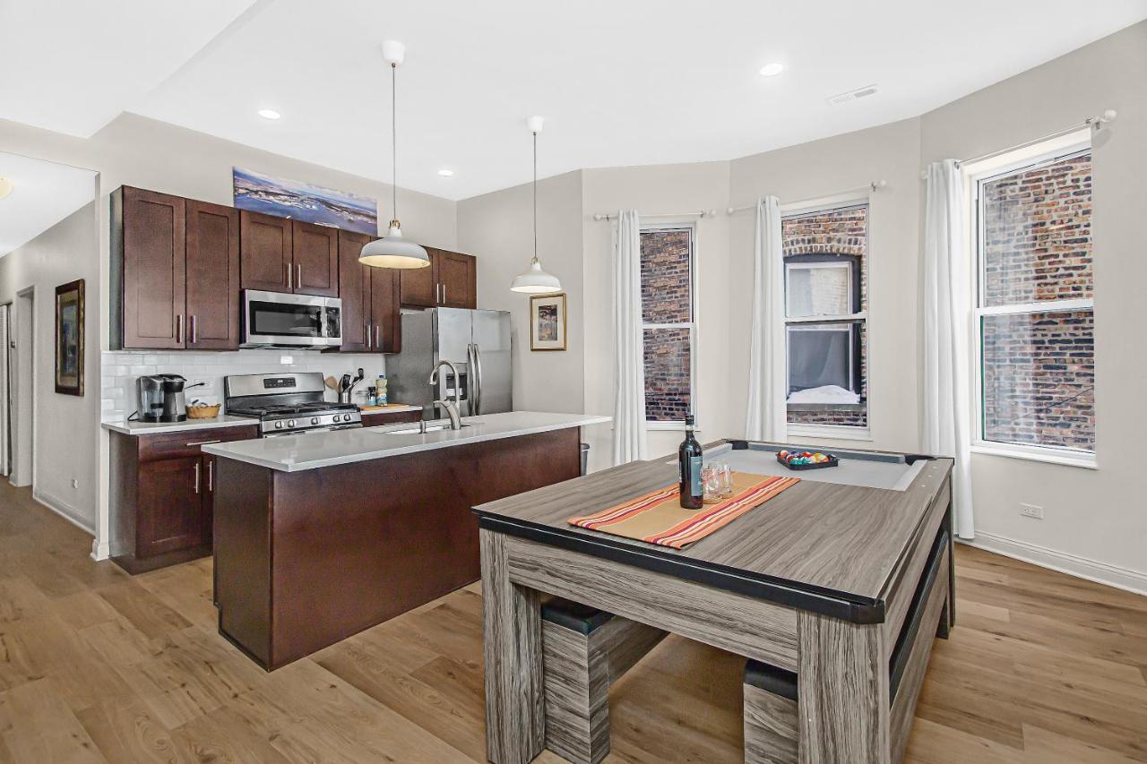 Modern 4Br Just A Block From Cta Pink Line With Pool Table Free Parking Apartment Chicago Luaran gambar