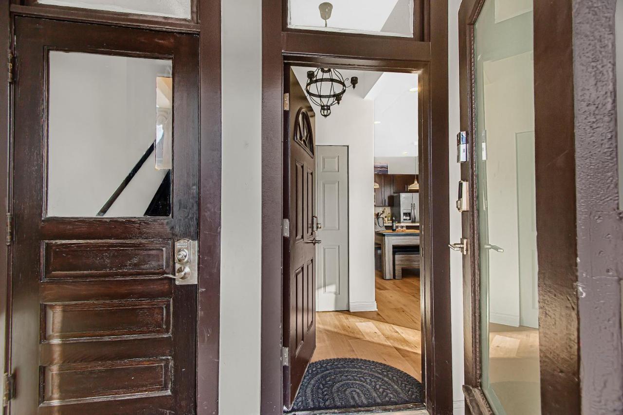 Modern 4Br Just A Block From Cta Pink Line With Pool Table Free Parking Apartment Chicago Luaran gambar